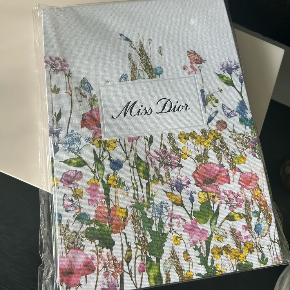 DIOR NOTEPAD AND NOTECARDS